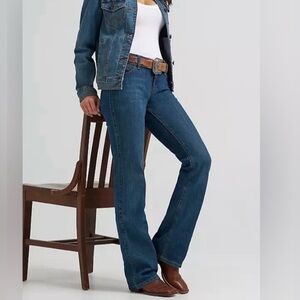 WRANGLER® ULTIMATE RIDING JEAN Q-BABY MID-RISE BOOTCUT